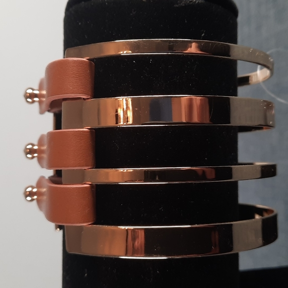 Fun Brown Leather Strap Button Closure Cuff Bracelet Gold Metal Bands - Picture 3 of 7